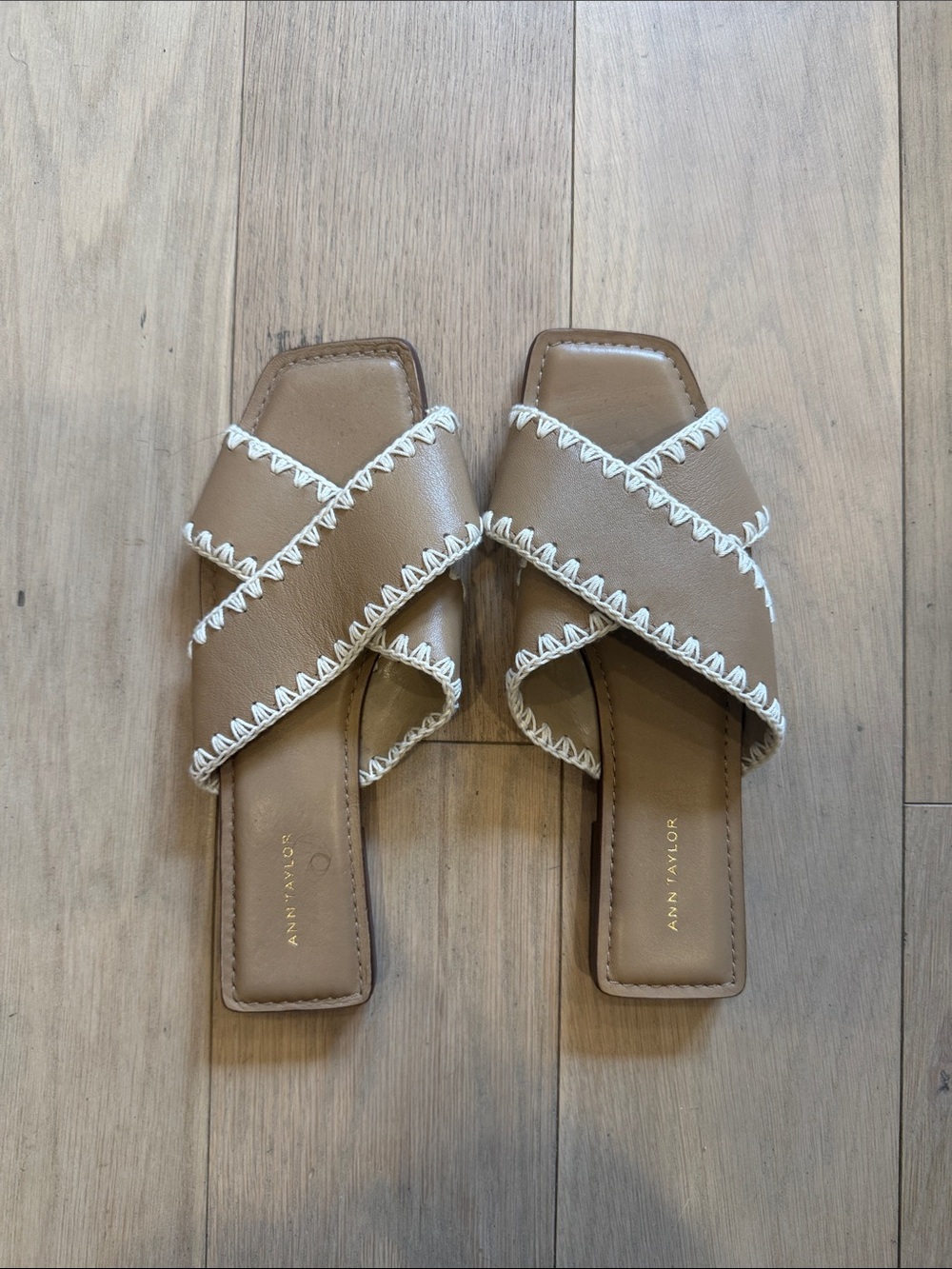 Ann Taylor Tan Leather Sandals with White Whipstitch Size 6